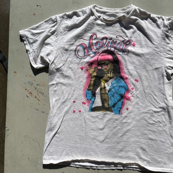 Women's Aaliyah T-Shirt White Face Spell-Out Logo L 90s R&B Graffiti Spray Paint - Picture 3 of 10